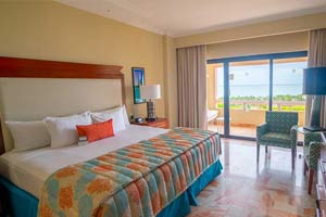 Classic Deluxe Room with King Bed at Wyndham Grand Cancun & Villas Resort